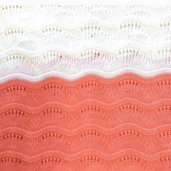 Absolutely Famous peach and white striped batwing sleeve knit blouse size small - Picture 2 of 3